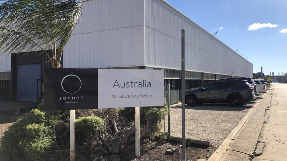 Australian sonnen Office with a Sign in front of it