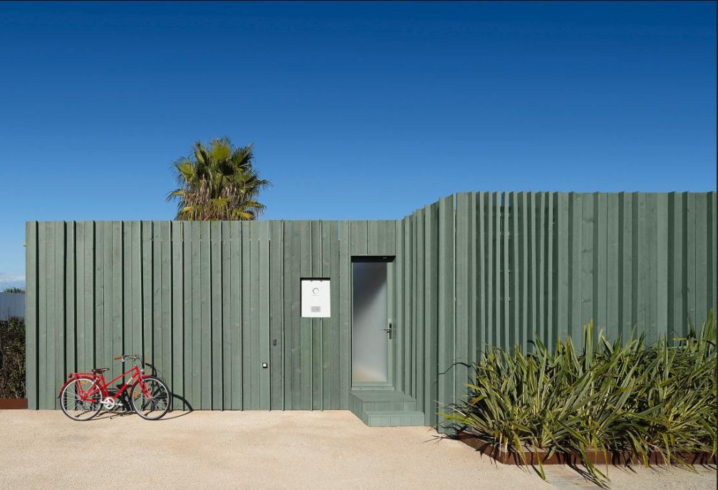 Bungal&oacute;s exterior