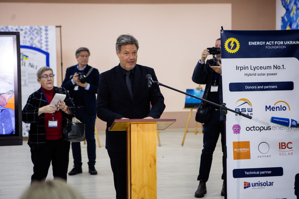 Vizekanzler Habeck bei der Pressekonferenz zur Einweihung der Solarkomplettanlage in der Ukraine