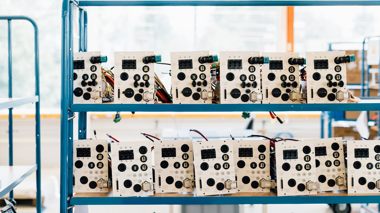 Multiple sonnenModules stacked together on a rack