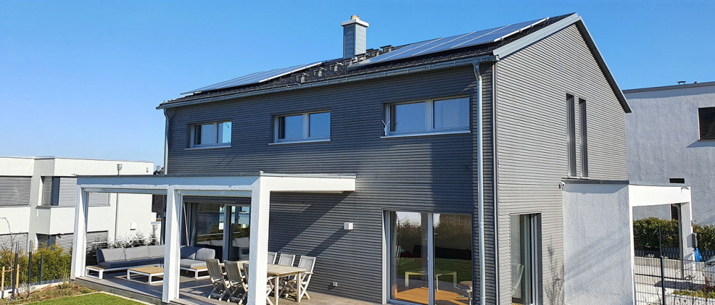 Das Haus von Andreas Lohse mit PV-Anlage auf dem Dach